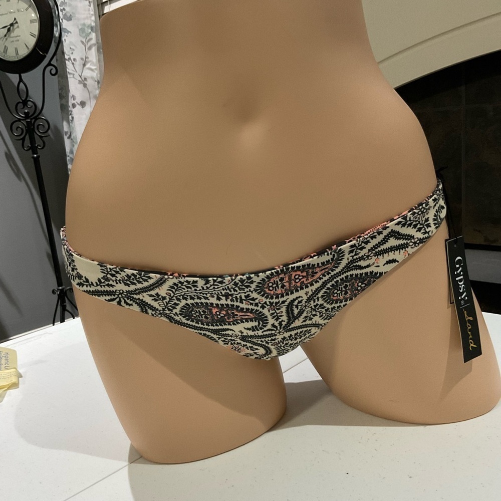 Gypsy 05 Reversible Paisley Patterned Bikini Bottom - Picture 9 of 11